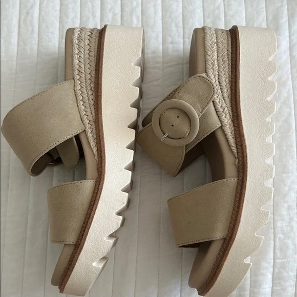 MIA Women's Beige Buckle Slide Sandals
Worn once - Picture 3 of 5